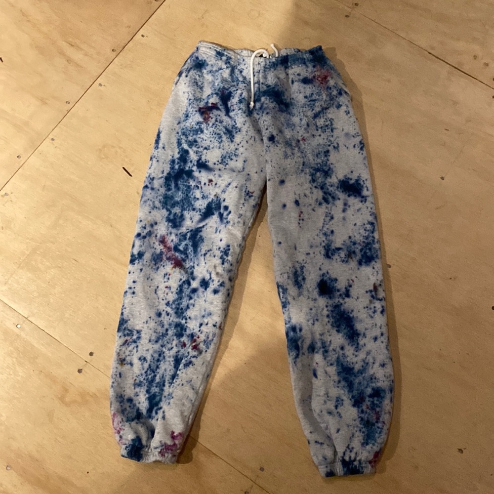 Upstate galaxy sweats size m!